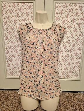 LC Lauren Conrad Floral Cap Sleeve Blouse in Cream, Pink & Purple Size S